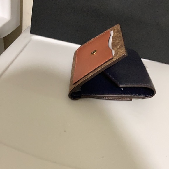 Coach Color. Block signature wallet B4 /Tab/Inj/Light Peach leather - Picture 2 of 11